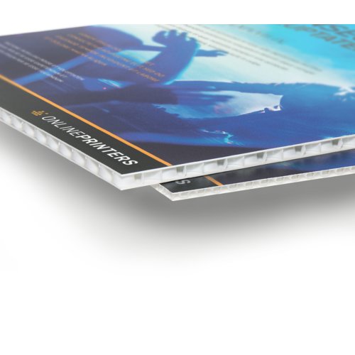 Plancha de plástico alveolar blanca, ligera y resistente.